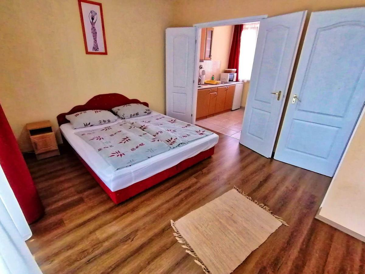 Hajdúszoboszló Villa Aida Apartman מראה חיצוני תמונה