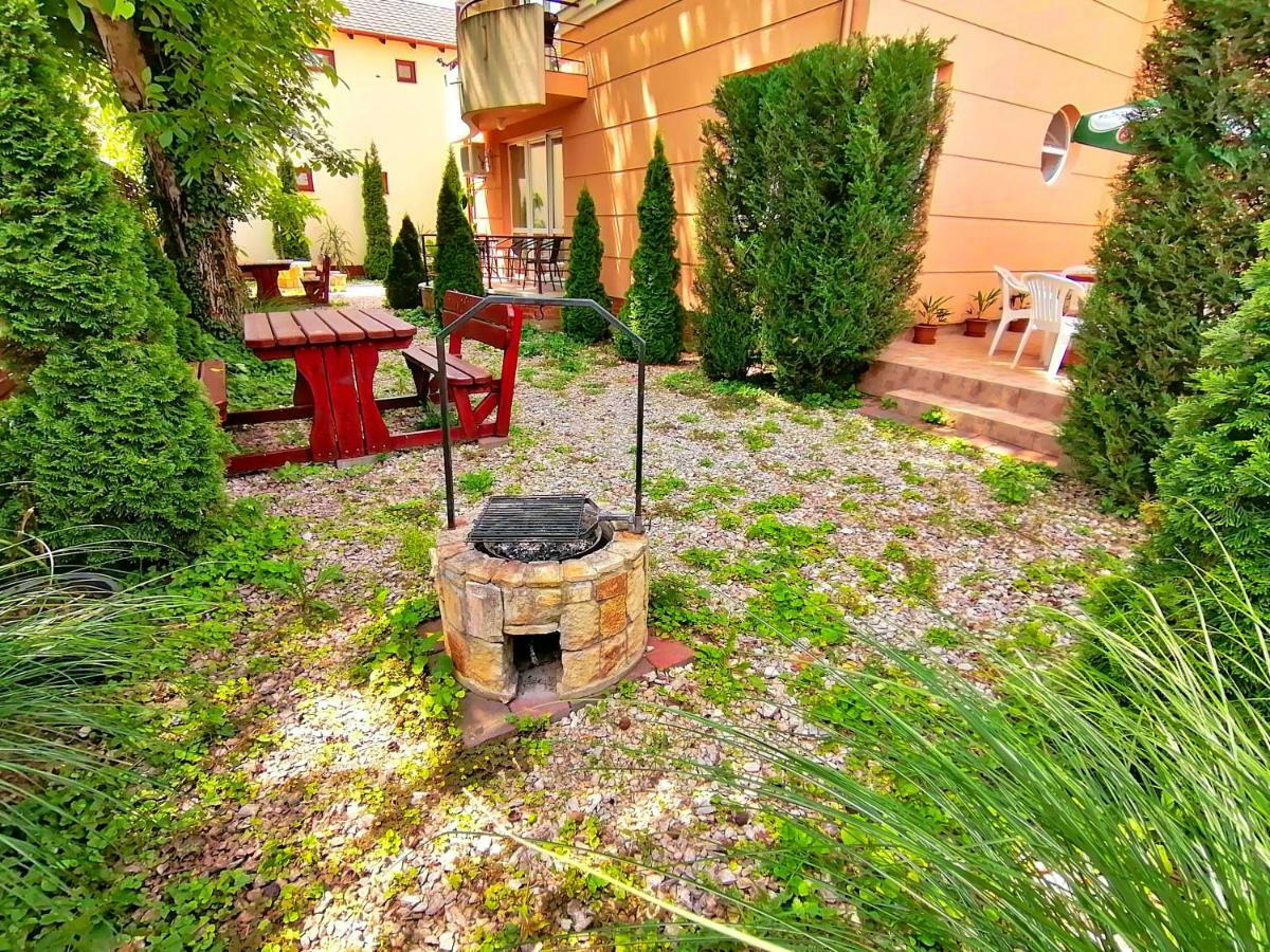 Hajdúszoboszló Villa Aida Apartman מראה חיצוני תמונה